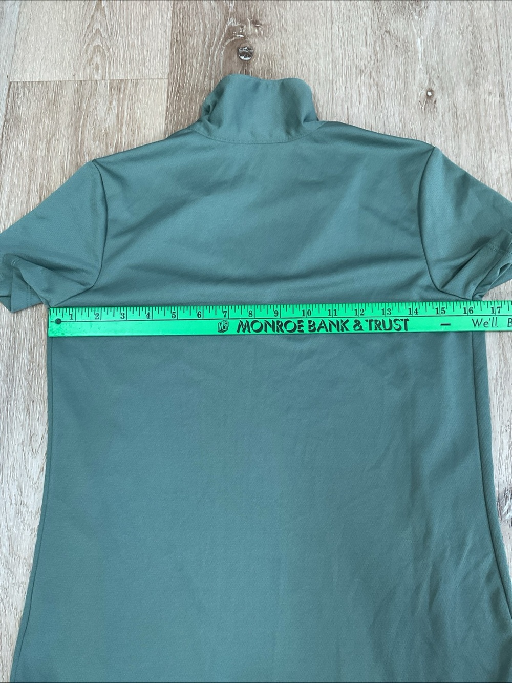 Lady Hagen - Short Sleeve Collared V-Neck Top - Sage Green - Ladies Size Small - Picture 8 of 11